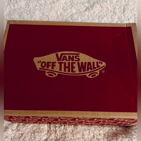 Custom Vans - Picture 12 of 15